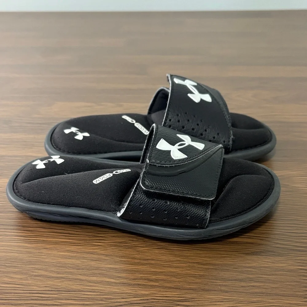 Under Armour Kids Black and‎ White Slide Sandals Sz 11K
